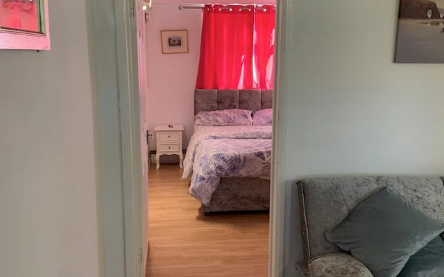 Economical 2BR Small Furnished Annex-high Wycombe