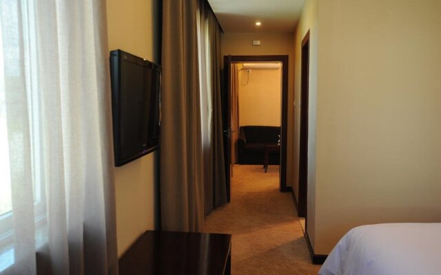 Wanrun International Resort Hotel in Tibet