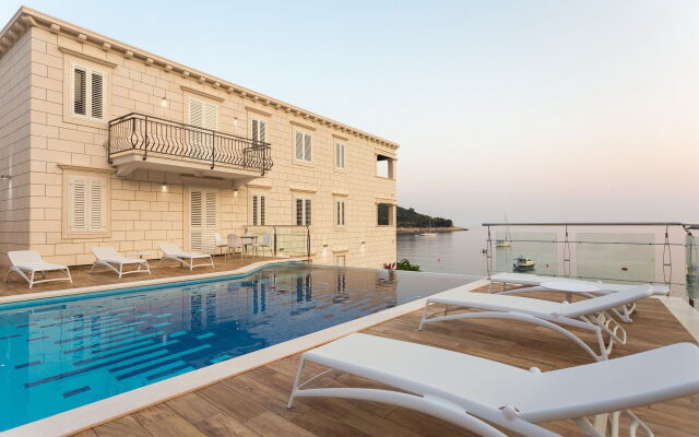 Boutique Pine Tree apartments