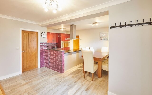 Host Stay Holmedene