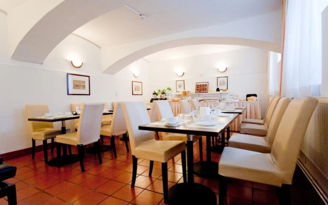 Actilingua Apartment Hotel