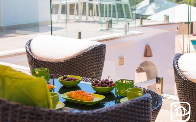 Abahana Villas Mima