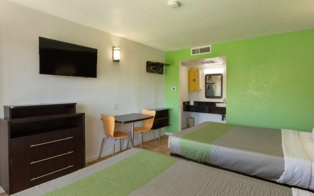 Studio 6 Barstow, CA