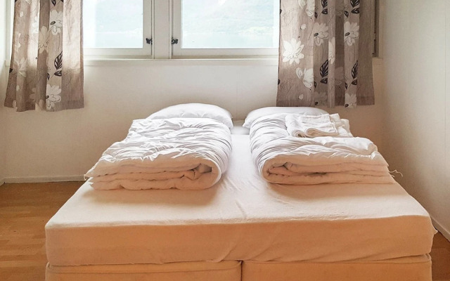 4 Person Holiday Home in HÃ¸yheimsvik