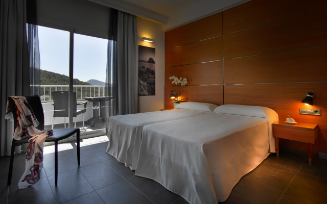 Palladium Hotel Cala Llonga - Adults Only