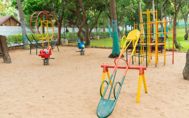 Shelter Beach Resort