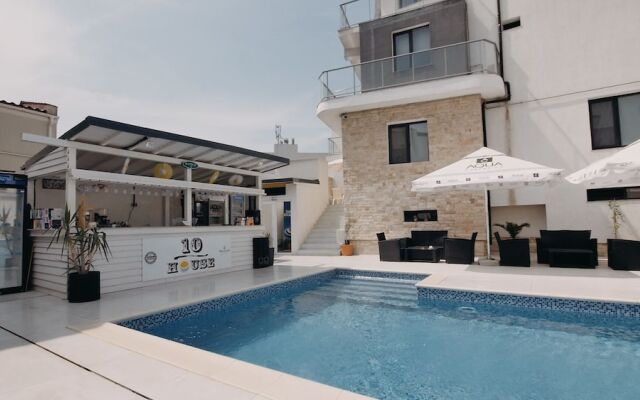 10 House Mamaia Nord