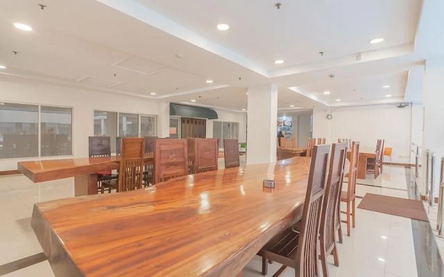 Emerald Apartel by RM.
