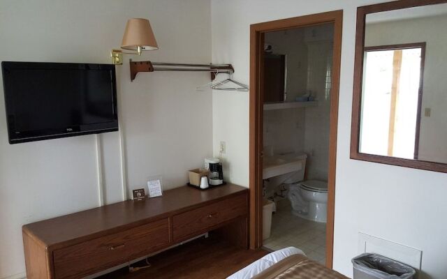 Budget Host Inn