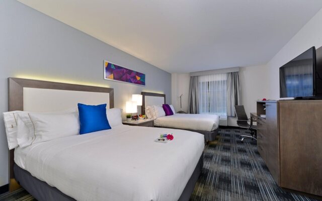 Holiday Inn Express & Suites San Diego - Mission Valley by IHG