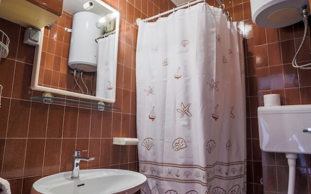 Captivating 1-bed Apartment in Podstrana