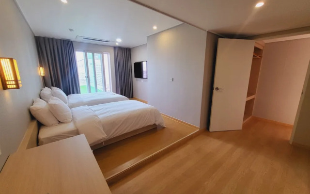 Hotel raza b