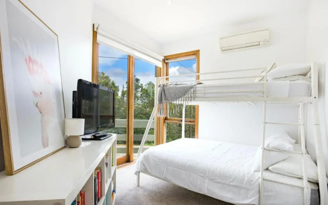 Maldas Retreat Pet Friendly Absolute Beachfront with Spa