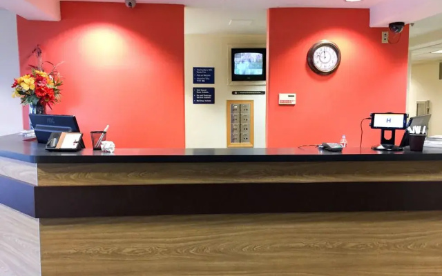 GuestHouse Inn & Suites Sutherlin