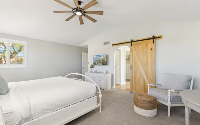 Red Mountain Retreat 5 BDR w/ Heated Pool!