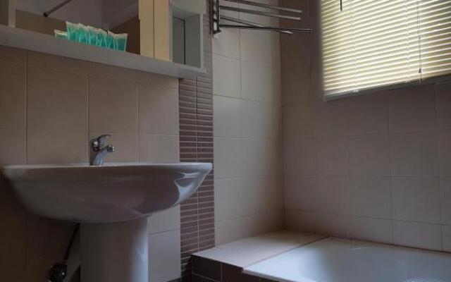 Errathens Zephyr Apartment - Athens Center, 3 Bd, 1 Bath