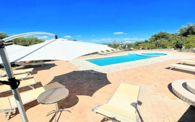 Pool, Jacuzzi and Events Room - Charming Villa in Umbria - Sleeps 24 - Lake View