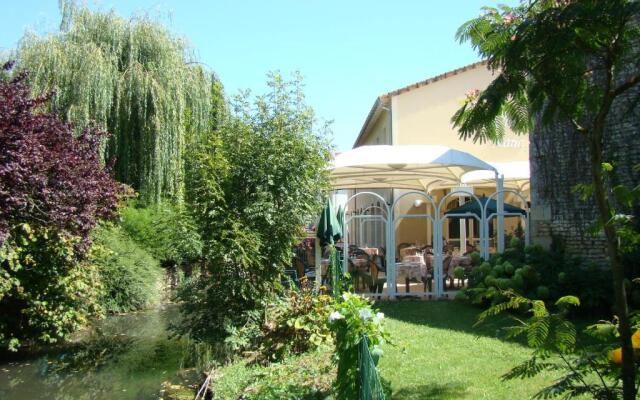 Logis Le Cheval Blanc et Clovis