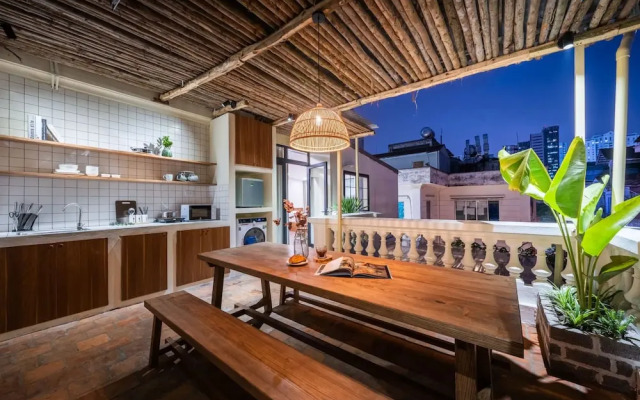 UNIQUE Creative Apartment w ROOFTOP Garden