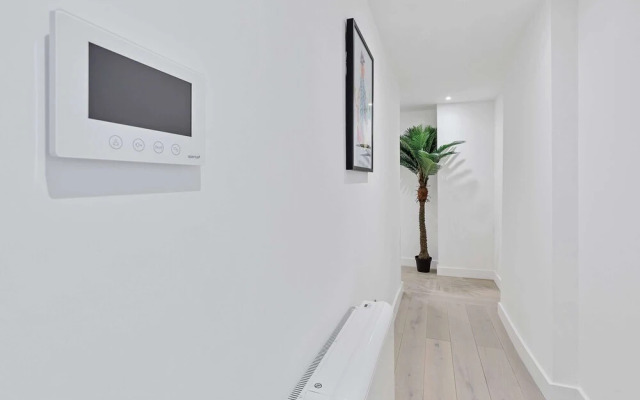 Right On : Bright On Apartment 1G | By My Getaways
