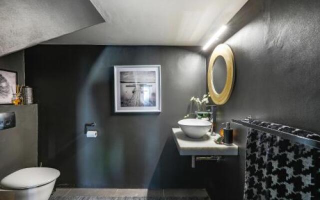 Jo Leo House by Totalstay