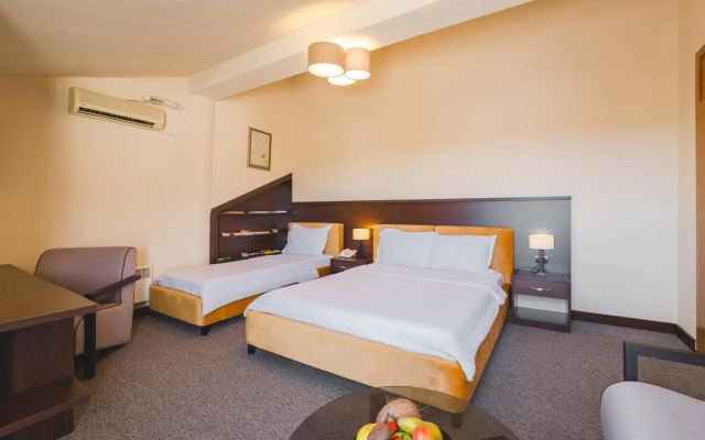 Keto Hotel