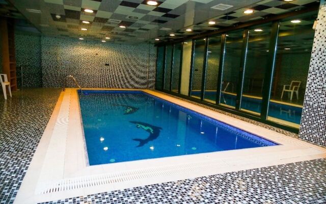 Golden Shine Hotel