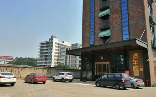 Passenger car building apartment