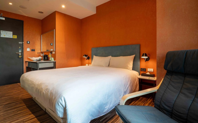 CHECK inn Taichung Ziyou