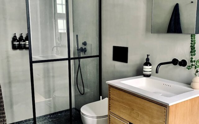 Christianshavn Canalside Luxury Apartment