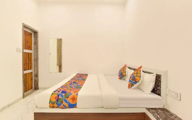 FabHotel Shree Radhey Shyam Palace - 500m Khatushyam Temple Khatoo