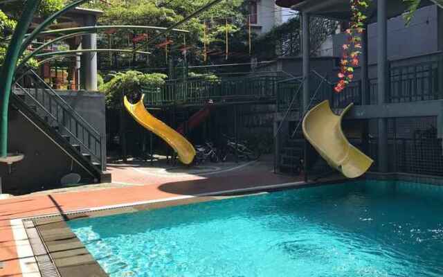 Rumah Stroberi Organic Farm and Lodge