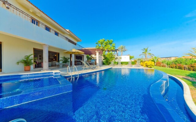 3,000 Sq. Ft. Villa With Beach Club Access: Villa de Phoenix