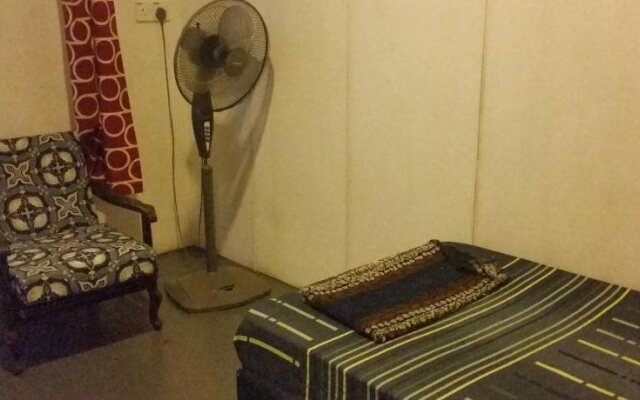 Jalan Jalan Emas Guest House