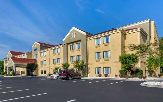 Comfort Inn & Suites Troutville - Roanoke North / Daleville