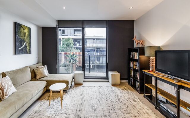 Elegant 1 bed 1 Bath Apartment, Free Parking