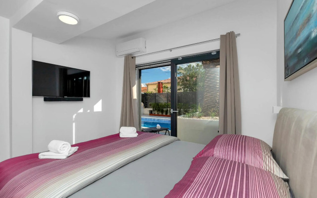 Lulani pool apartment