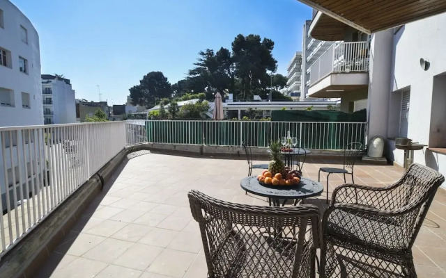 Design Apartment Near The Sea