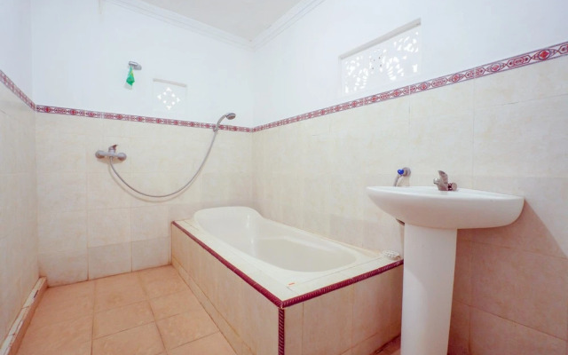 Tebluess Guesthouse Gianyar RedPartner