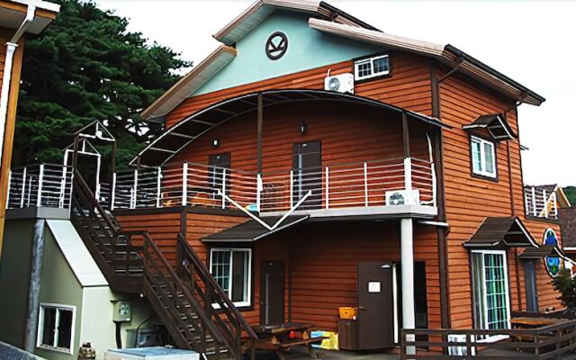 Anmyeondo Dream Garden Pension
