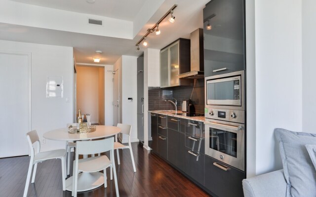 Brilliant High-Rise 2 Bed and Parking
