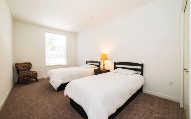 Ginosi Wilshire Apartel