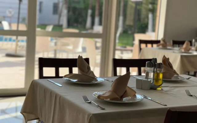 Relax Hotel Kenitra