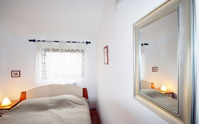 Elza Apartments