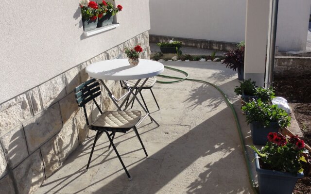 Apartments Cubela Beautiful Garden