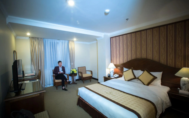 Chalcedony Grand Hotel