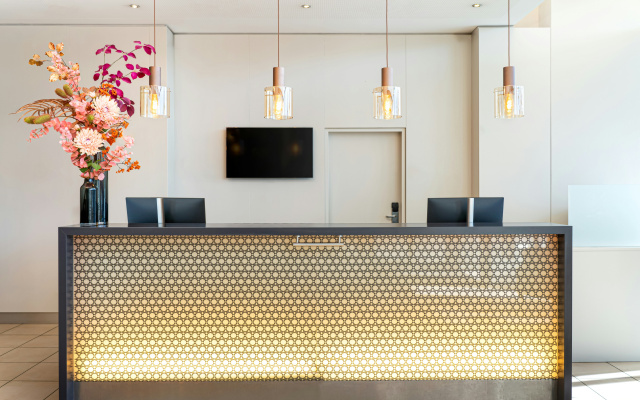 Leonardo Hotel Salzburg Airport - Image 2