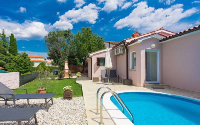 House Lino ?A tinjan
