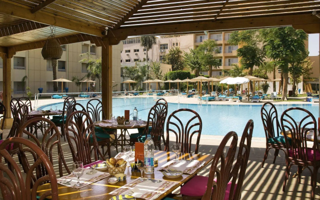 Aracan Eatabe Luxor Hotel