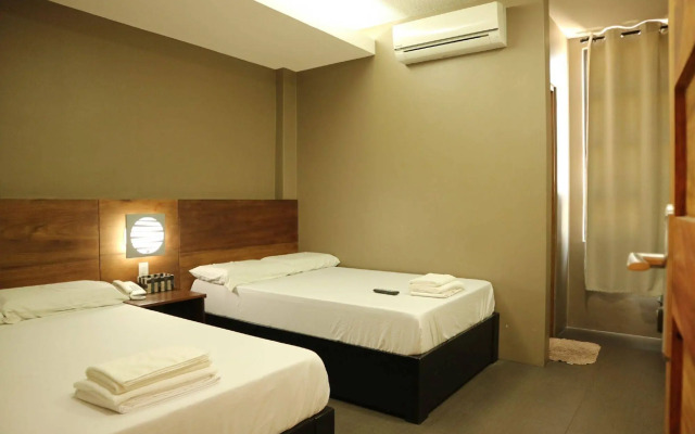 West Gate Hotel